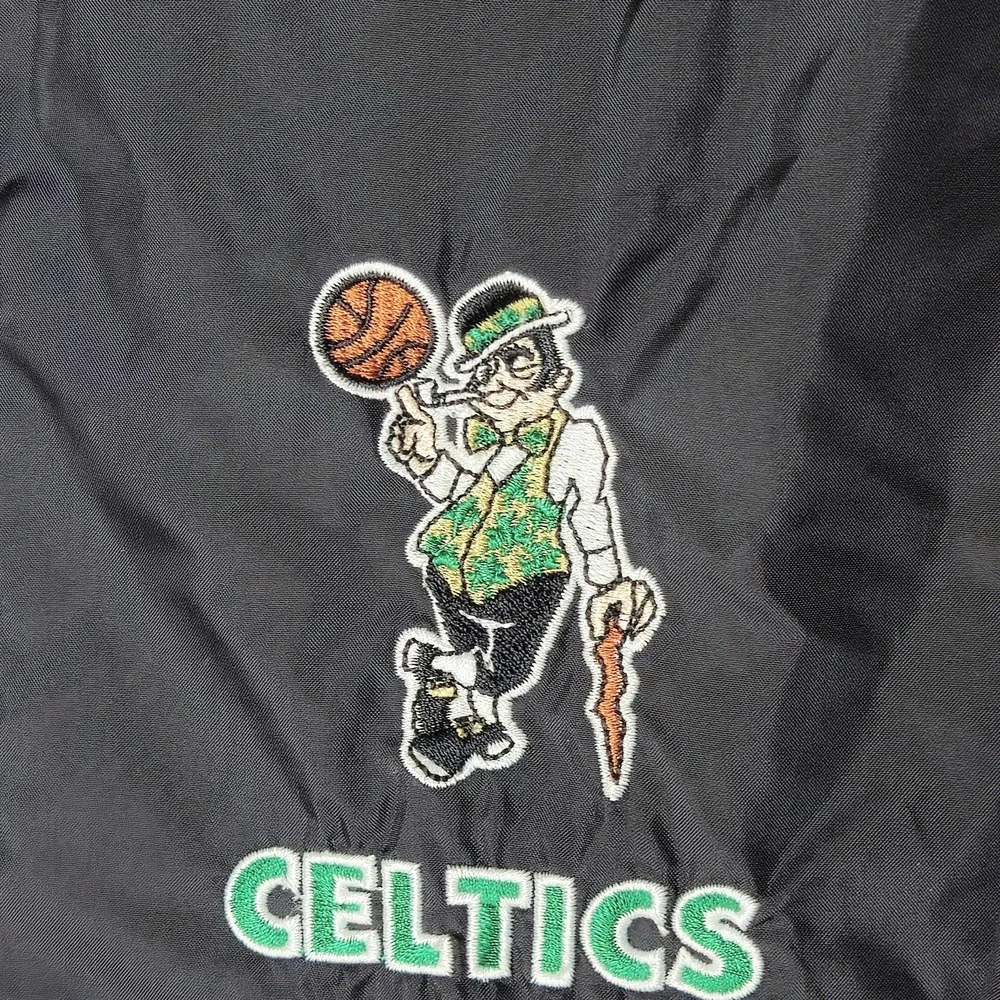Vintage Starter Youth Size L Boston Celtic's Zip Up Windbreaker Jacket